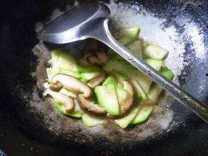 香菇茭瓜能在一起吃吗,香菇茭瓜搭配食用探讨