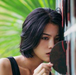 女人梦见自己吃瓜,女人梦中吃瓜的神秘寓意