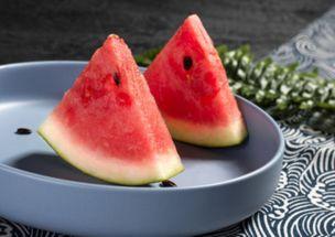 吃瓜和吃橙子哪个好吃,探寻哪一种水果更胜一筹