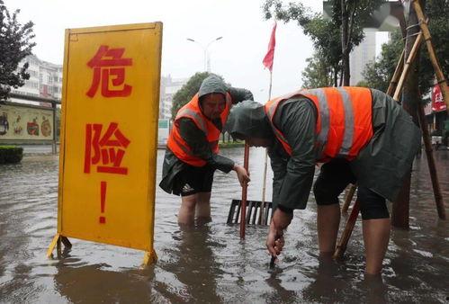 救援队吃瓜,战地一线的温馨瞬间
